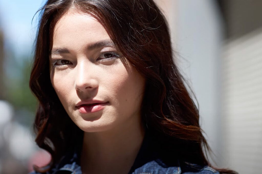 How to Take Portraits in Harsh Sunlight (Updated 2024 Guide)