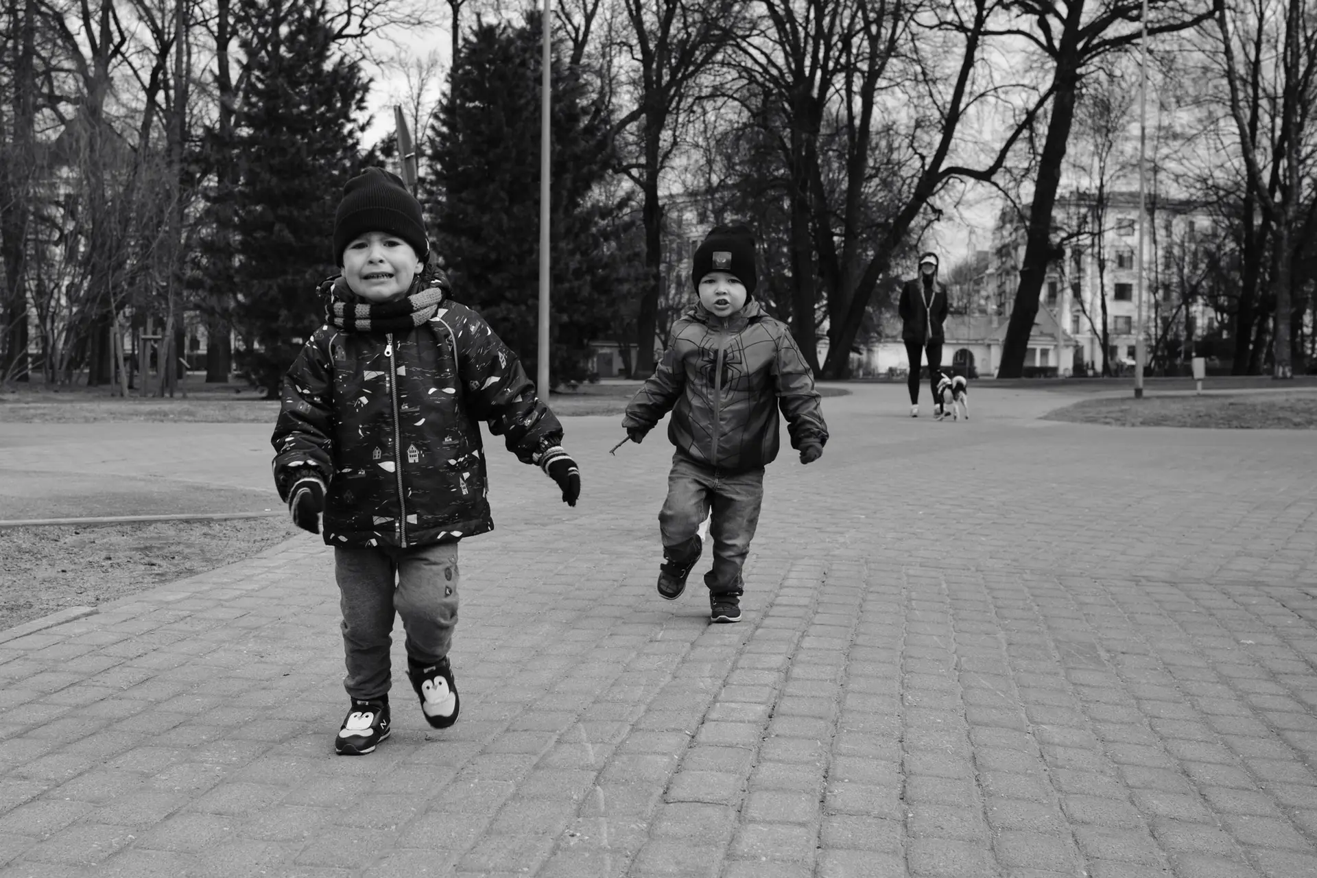 storytelling in family photography scred kid